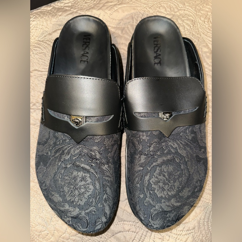 Versace Medusa Head-embellished Barocco-jacquard mules - Picture 11 of 16